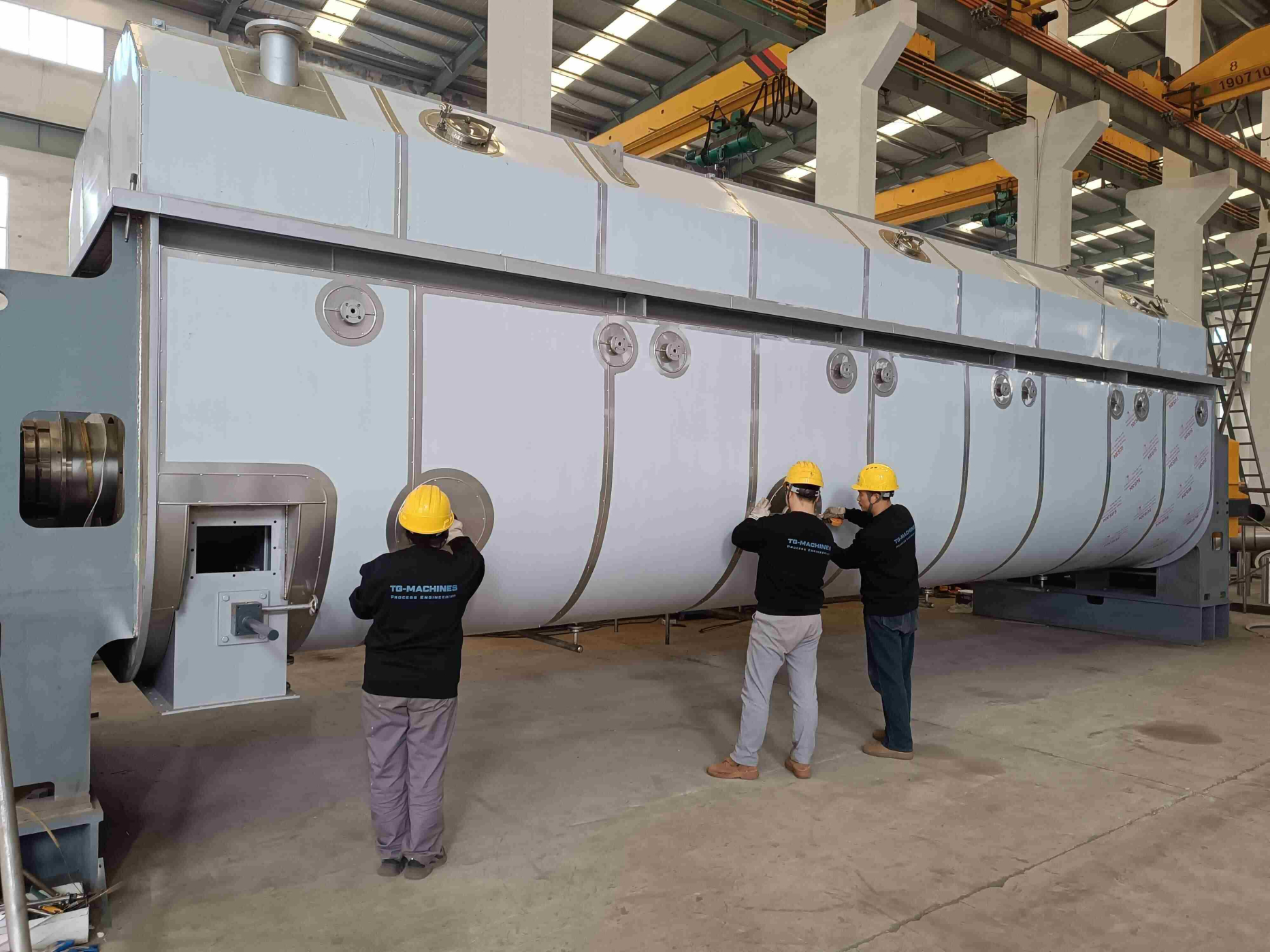 Suszarka łopatkowa przeznaczona do podgrzewania, suszenia i sterylizacji materiałów